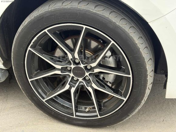 YENİ GELEN OTOMOBİL RUHSATLI HATASIZ BOYASIZ FİAT DOBLO
