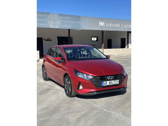 Sahibinden Hyundai i20 1.4 MPI Style 2021 Model  33.000 km Kırmızı