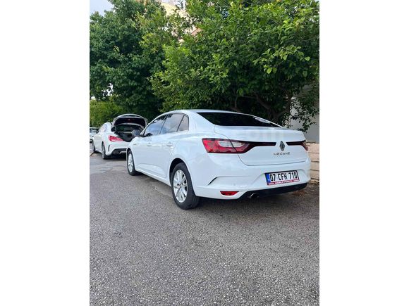 Sahibinden Renault Megane 1.5 Blue DCI Touch 2020 Model 