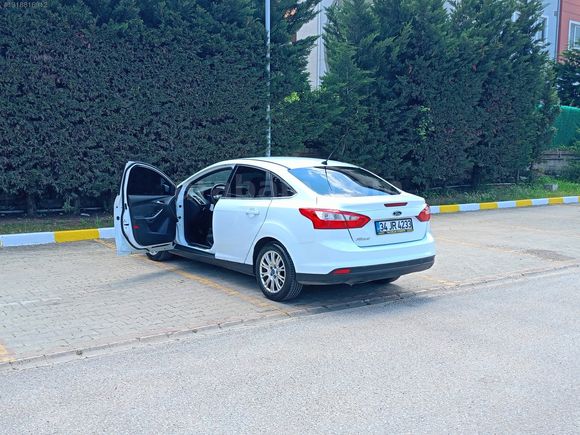 2012 MODEL FOCUS Titanium