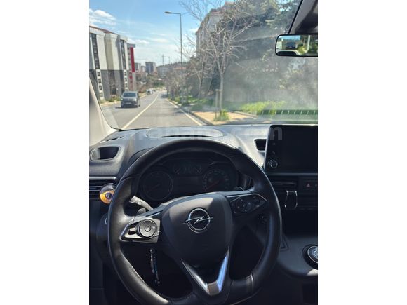 Sahibinden Opel Combo 1.5 CDTI Edition 2023 Model İstanbul 39.500 km Gri (Gümüş)
