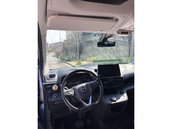Sahibinden Opel Combo 1.5 CDTI Edition 2023 Model İstanbul 39.500 km Gri (Gümüş)