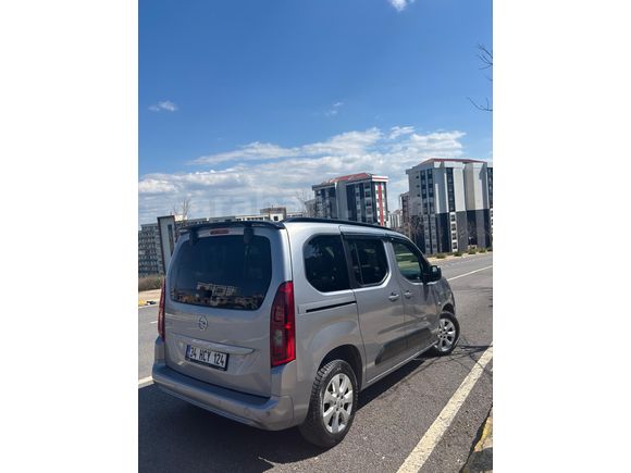 Sahibinden Opel Combo 1.5 CDTI Edition 2023 Model İstanbul 39.500 km Gri (Gümüş)