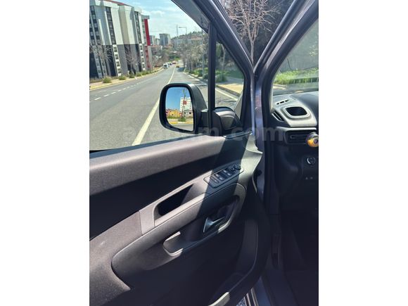 Sahibinden Opel Combo 1.5 CDTI Edition 2023 Model İstanbul 39.500 km Gri (Gümüş)