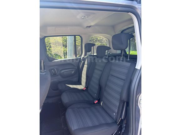 Sahibinden Opel Combo 1.5 CDTI Edition 2023 Model İstanbul 39.500 km Gri (Gümüş)