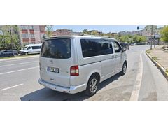 2014 model bel altı 3 4 parça boyası var ağır kazada yoktur temiz aile. arabasıdır Volkswagen Transporter 2.0 TDI Camlı Van 2014 Model  275.000 km Gri