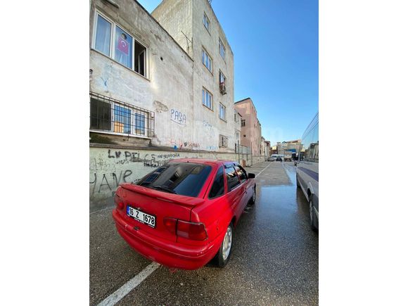 Sahibinden Ford Escort 1.6 CLX 1995 Model 