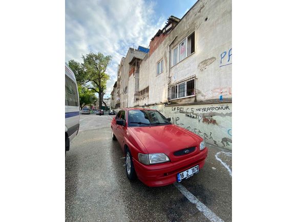 Sahibinden Ford Escort 1.6 CLX 1995 Model 