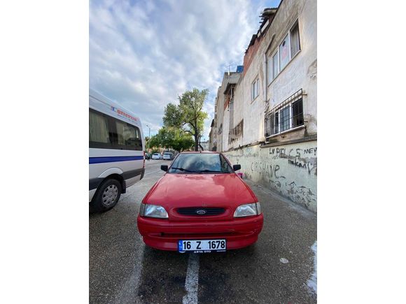 Sahibinden Ford Escort 1.6 CLX 1995 Model 