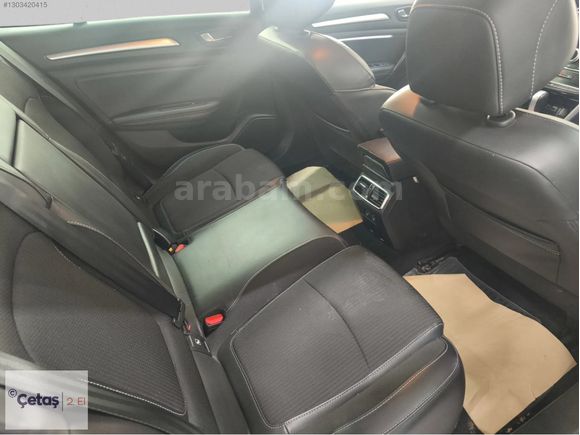 ÇETAŞ RENAULT İZMİR 2023 Megane Sedan 1.3 TCe Icon EDC