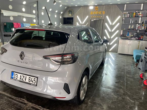 Sahibinden  Hatasiz Boyasiz Clio 1.0 TCe Evolution 2024 Model 