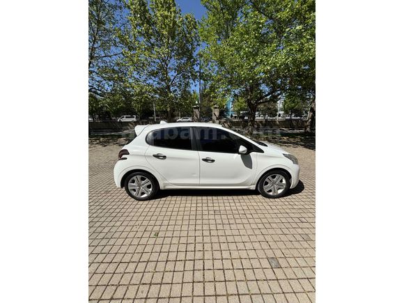 Yeni muayeneli Sahibinden Peugeot 208 1.2 PureTech Access 2015 Model 