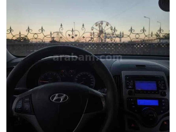 Sahibinden Hyundai i30 1.6 CVVT Mode 2010 Model 
