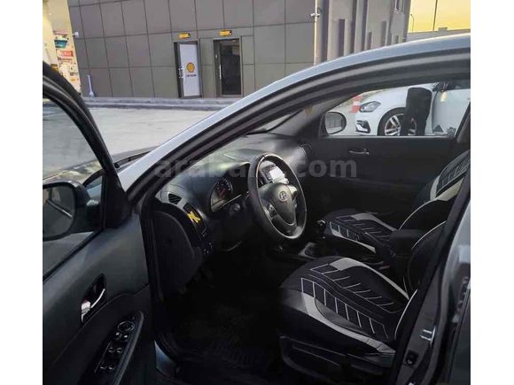 Sahibinden Hyundai i30 1.6 CVVT Mode 2010 Model 