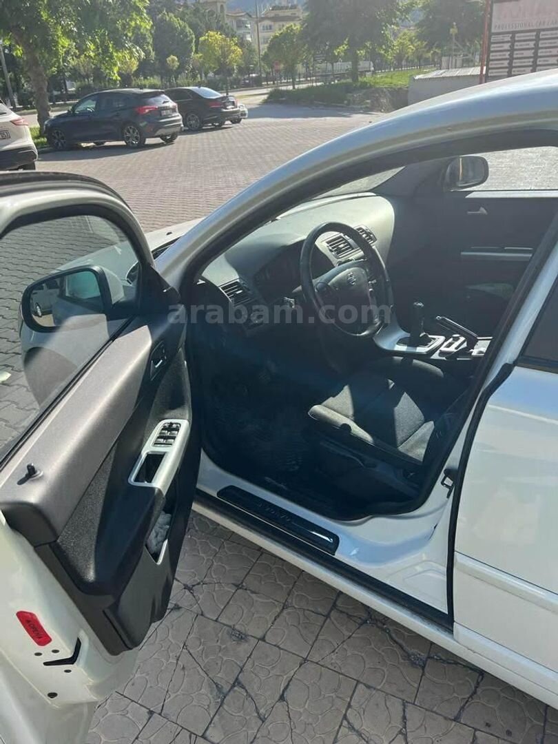 Sahibinden Volvo S40 1.6 D 2012 Model Amasya 176.000 km Beyaz 5