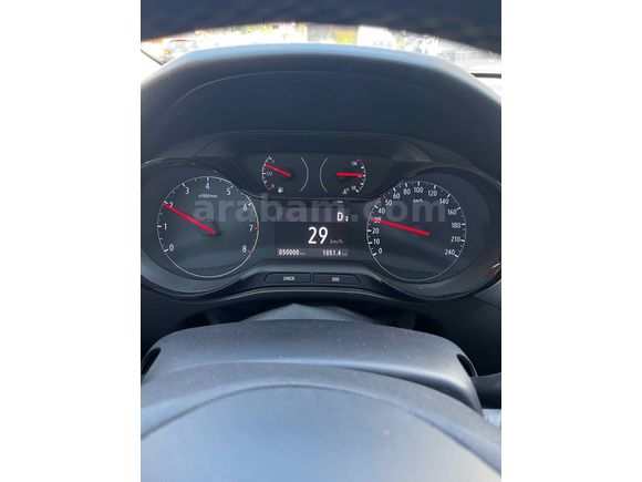 Hatasız  50.000 km garantili yetkili servis bakımlı 2022 otomatik 1.2 Crossland