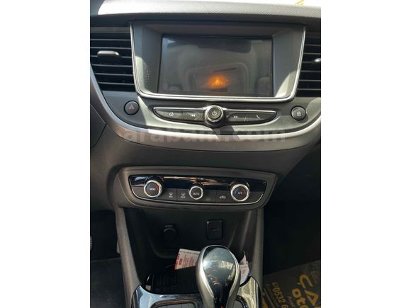 Hatasız  50.000 km garantili yetkili servis bakımlı 2022 otomatik 1.2 Crossland