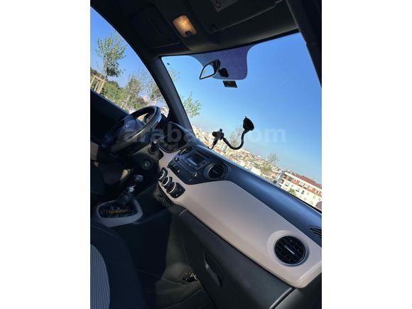 Sahibinden Hyundai i10 1.0 D-CVVT Style 2014 Model 