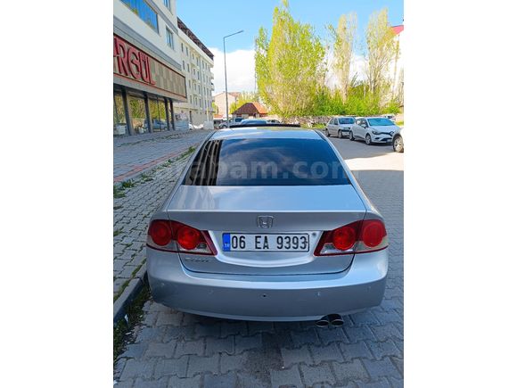 Honda Civic 1.6i VTEC Elegance 2008 Model  Değişensiz 255 Binde
