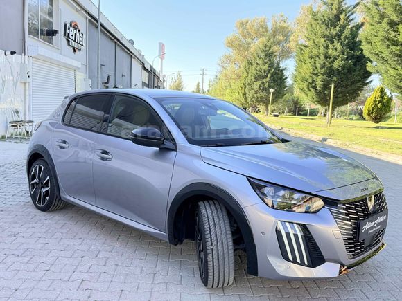BOYASIZ 2025 MODEL PEUGEOT e-208 GT 