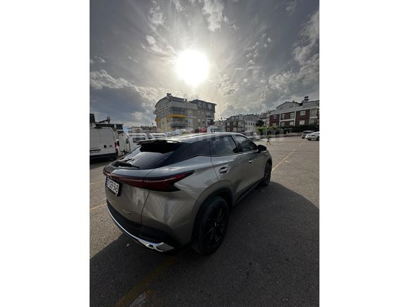 Sahibinden Chery Omoda 5 1.6 T-GDI Comfort 2023 Model  43.000 km Gri (Gümüş)