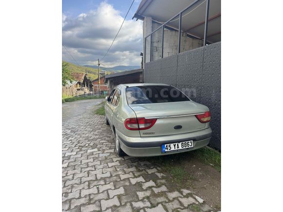 Sahibinden Renault Megane 1.6 RXi 2002 Model 
