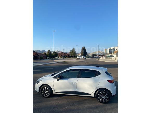 3.Sahibinden Renault Clio 1.2 Joy 2015 Model 