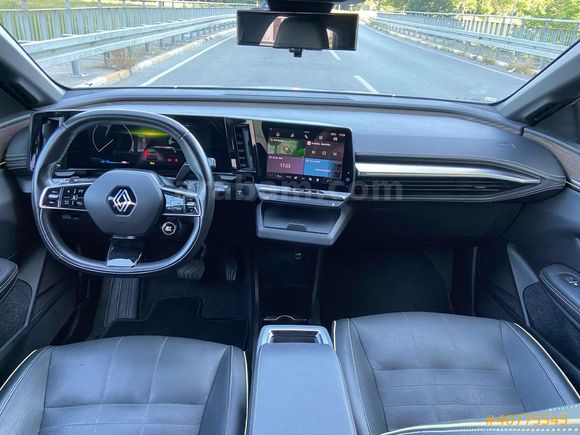 ERTÜKEL | 2024 ÇIKIŞ HATASIZ-BOYASIZ MEGANE E-TECH ICONIC 220 HP