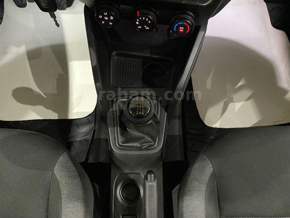 otomobil Dacia Duster 1.0 Turbo Essential 4x2