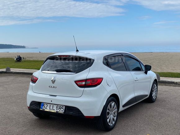 Sahibinden Renault Clio 1.2 Touch 2013 Model  300.000 km Beyaz