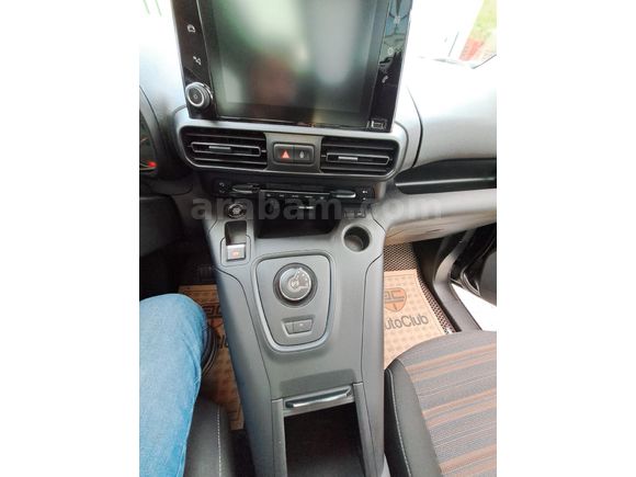 İlk Sahibinden Opel Combo 1.5 CDTI Ultimate 2023 Model