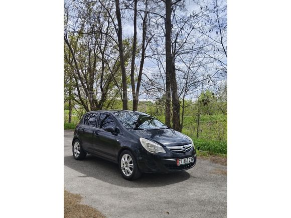 Sahibinden Opel Corsa 1.2 Twinport Essentia 2013 Model  154.000 km Siyah