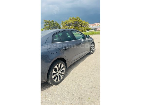 Emekli Askeri Personelden Hatasız Megane 1.3 TCe Icon 2024 Model 