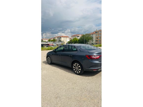 Emekli Askeri Personelden Hatasız Megane 1.3 TCe Icon 2024 Model 
