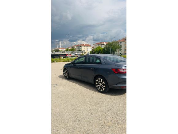 Emekli Askeri Personelden Hatasız Megane 1.3 TCe Icon 2024 Model 