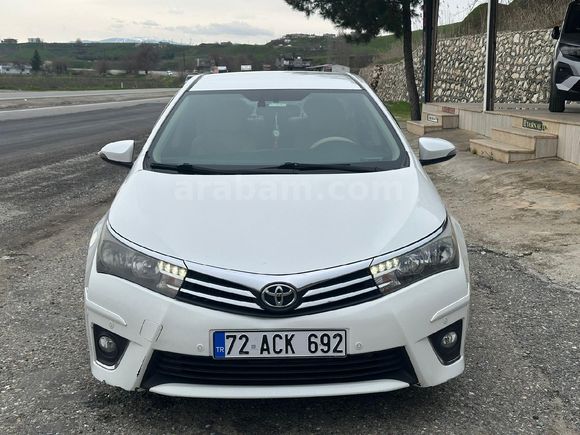 Sahibinden Toyota Corolla 1.4 D-4D Premium 2015 Model  187.000 km Beyaz