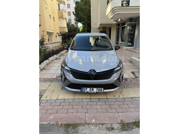 Sahibinden Renault Clio 1.0 TCe Techno Esprit Alpine 2025 Model 