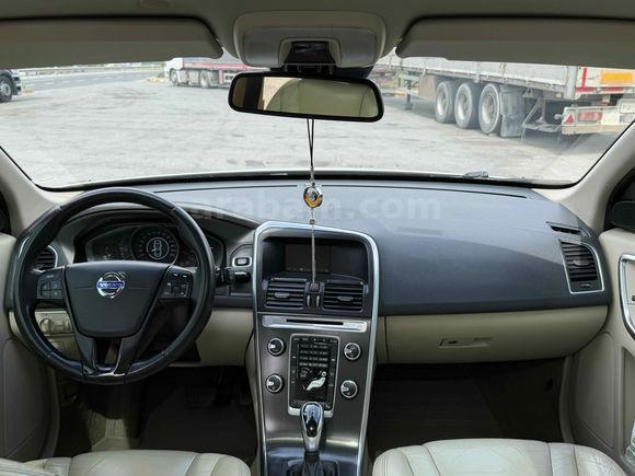  Volvo XC60 2.0 D4  2013 Model 