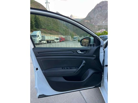 Renault Megane 1.3 TCe Joy 2019 Model 