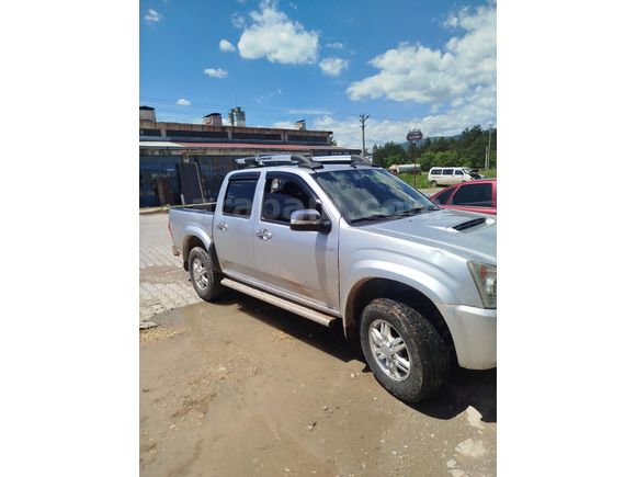 Sahibinden Isuzu D-Max 2.5 4x2 LTD 2012 Model  314.000 km Gri (metalik)