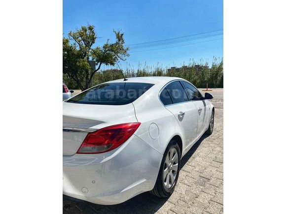 Sahibinden Opel Insignia 2.0 CDTI Edition 2011 Model  210.000 km Beyaz