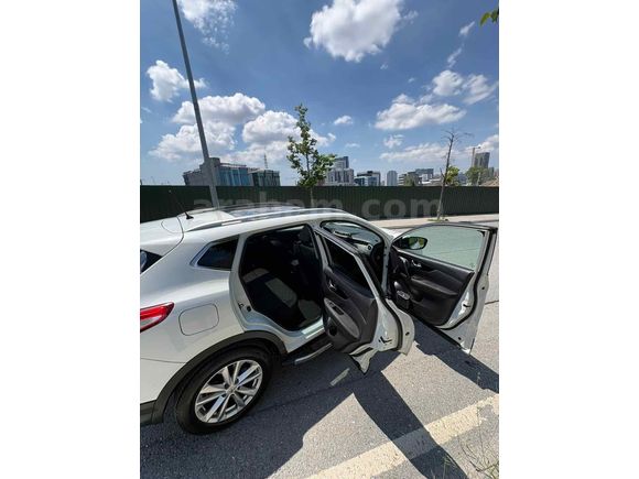 HATASIZ SAHİBİNDEN 1.5dci QASHQAİ TEKNA SKYPACK START-STOP
AÇIKLAMAYI OKU