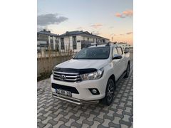 Sahibinden Toyota Hilux 2.4  4x2 Adventure 2017 Model  186.000 km Beyaz