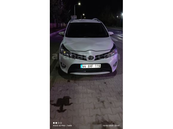 Öğretmenden Toyota Verso 1.6 D-4D Elegant 2014 Model