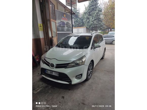 Öğretmenden Toyota Verso 1.6 D-4D Elegant 2014 Model