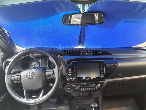 Sahibinden Toyota Hilux 2.4 D-4D 4x4 Invincible 2022 Model