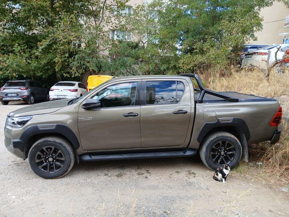 Sahibinden Toyota Hilux 2.4 D-4D 4x4 Invincible 2022 Model