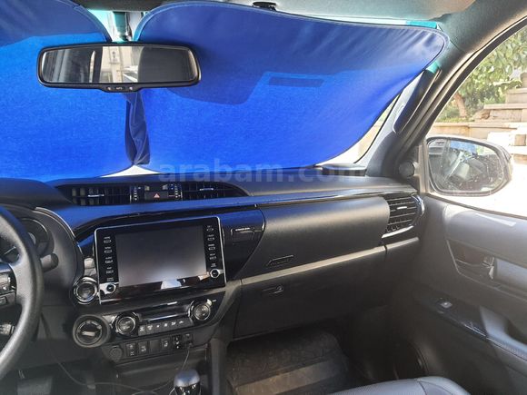 Sahibinden Toyota Hilux 2.4 D-4D 4x4 Invincible 2022 Model