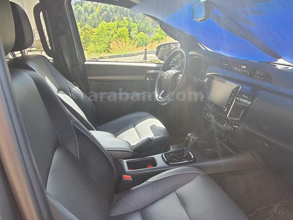Sahibinden Toyota Hilux 2.4 D-4D 4x4 Invincible 2022 Model