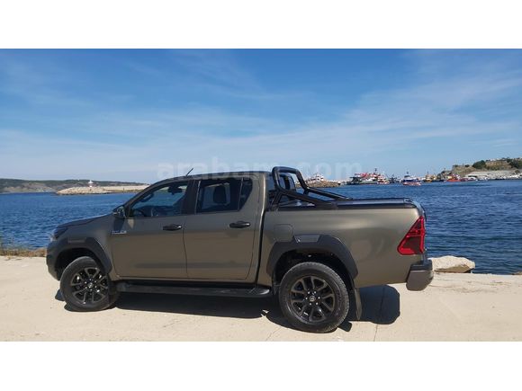 Sahibinden Toyota Hilux 2.4 D-4D 4x4 Invincible 2022 Model